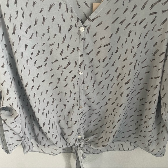 ACOA Collection Women's Grey Print Long Sleeve Blouse NWT Size Small - Picture 3 of 8